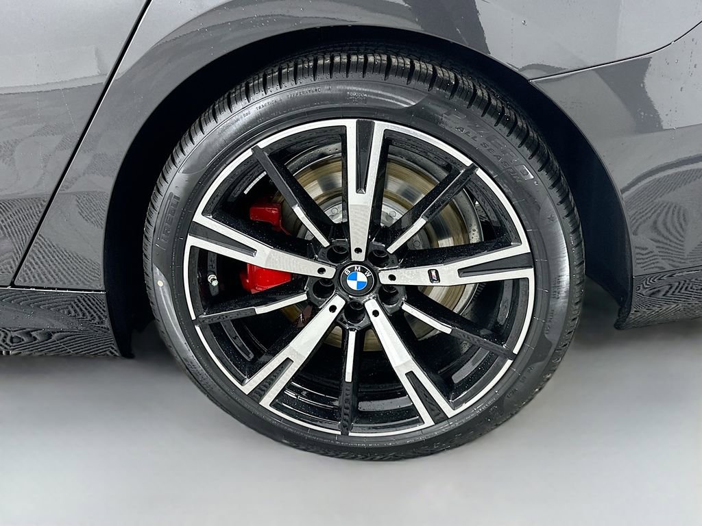 Used 2026 BMW 550e xDrive AWD/4WD image 23