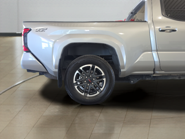 Used 2025 Toyota Tacoma TRD Sport AWD/4WD image 30
