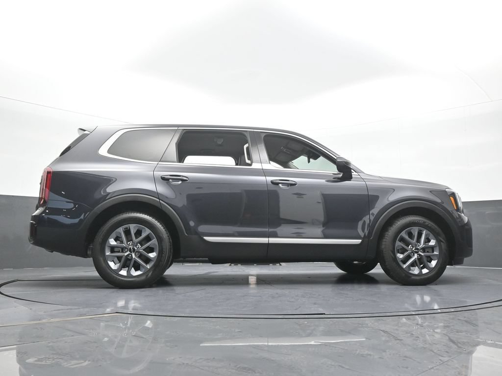 Used 2025 Kia Telluride LX FWD image 60