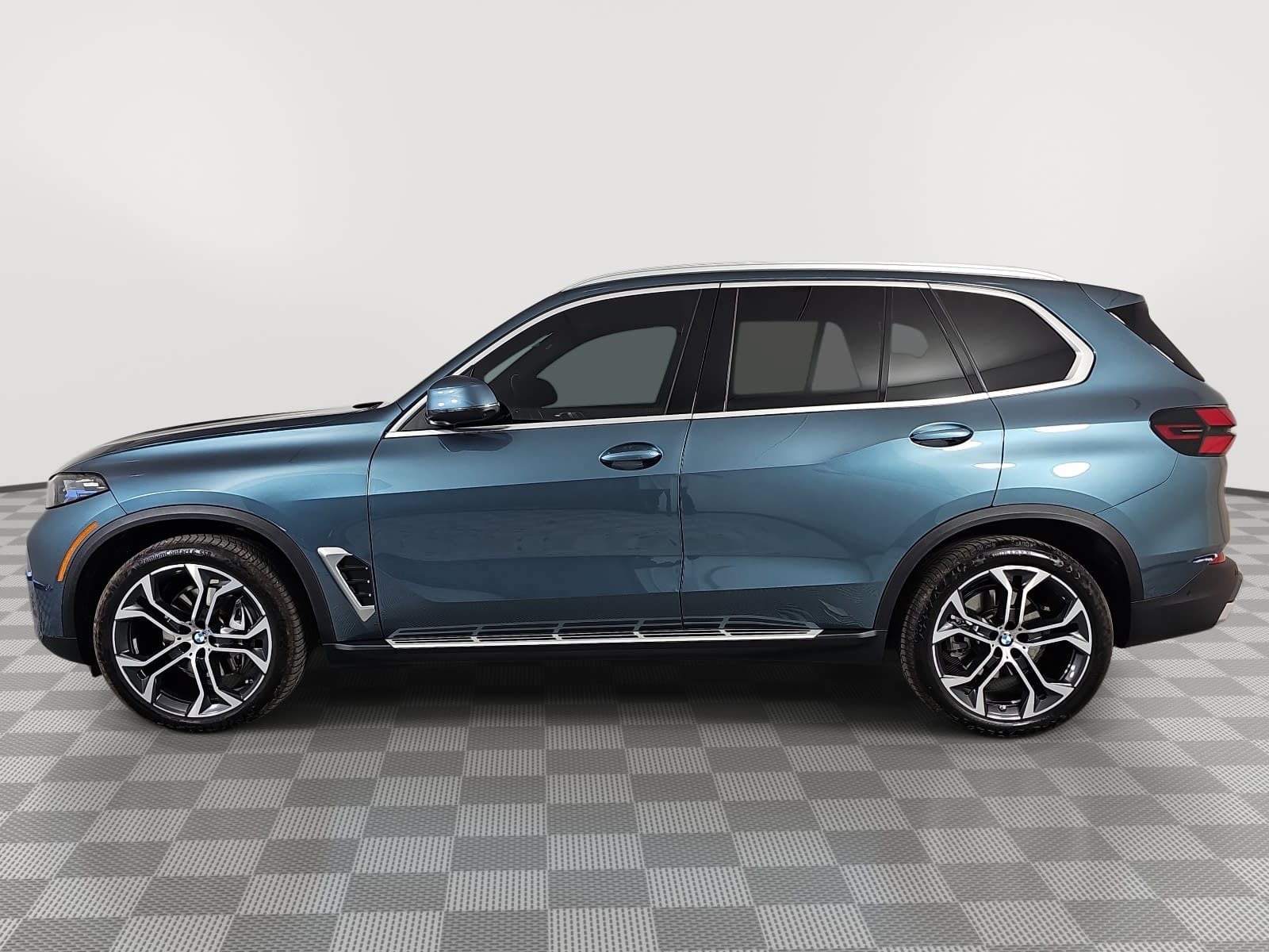 Used 2025 BMW X5 sDrive40i w/ Premium Package RWD image 5