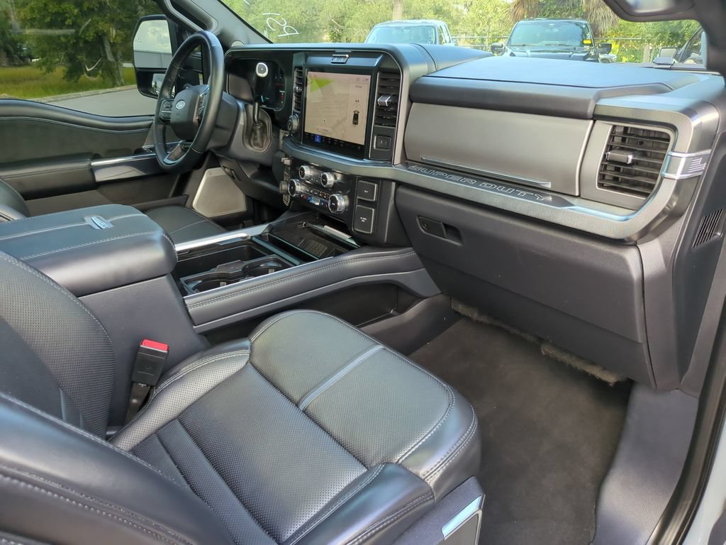 Used 2025 Ford F250 Platinum w/ FX4 Off-Road Package AWD/4WD image 13