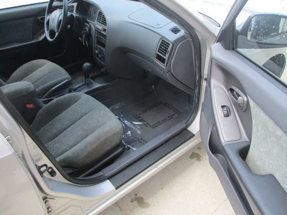 Used 2003 Hyundai Elantra GLS FWD image 21