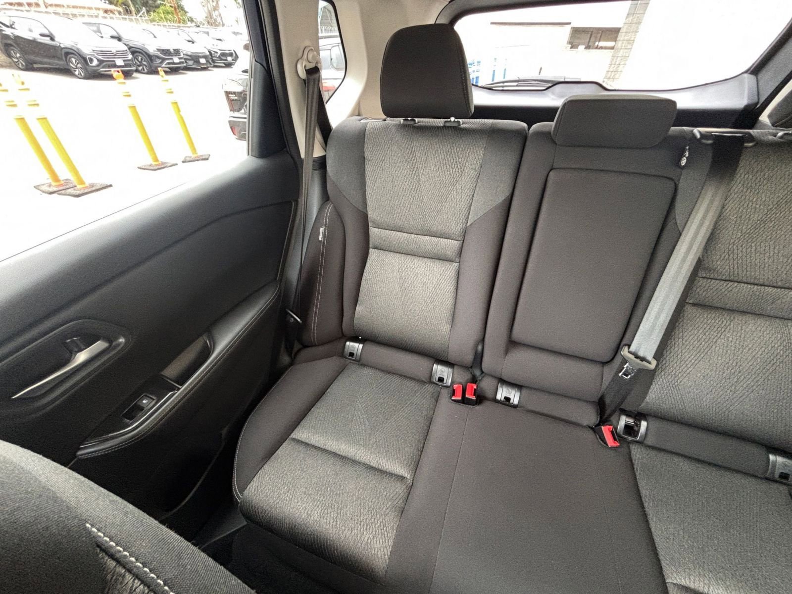 Used 2025 Nissan Rogue SV image 39