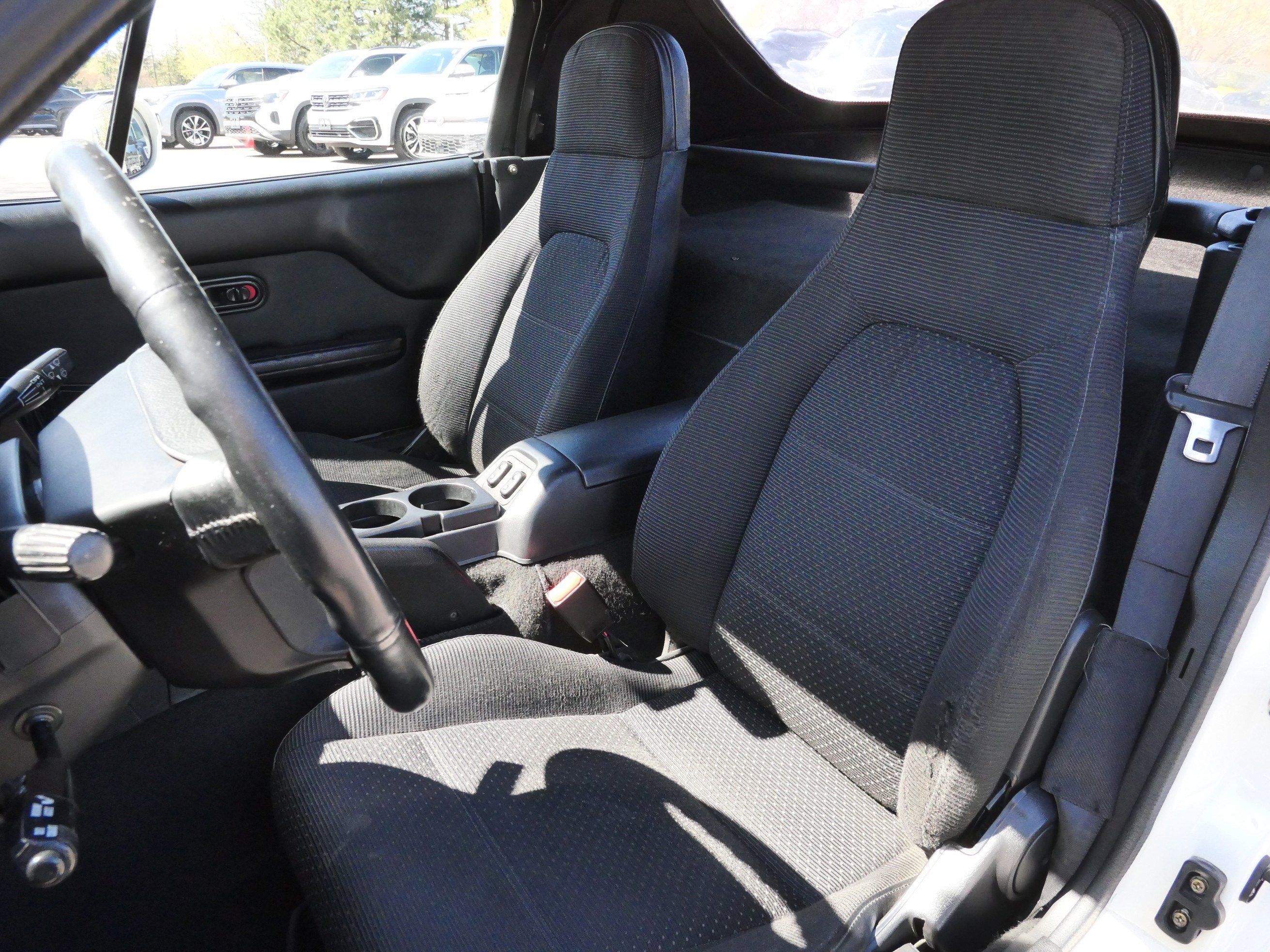 Used 1997 MAZDA MX-5 Miata RWD image 13