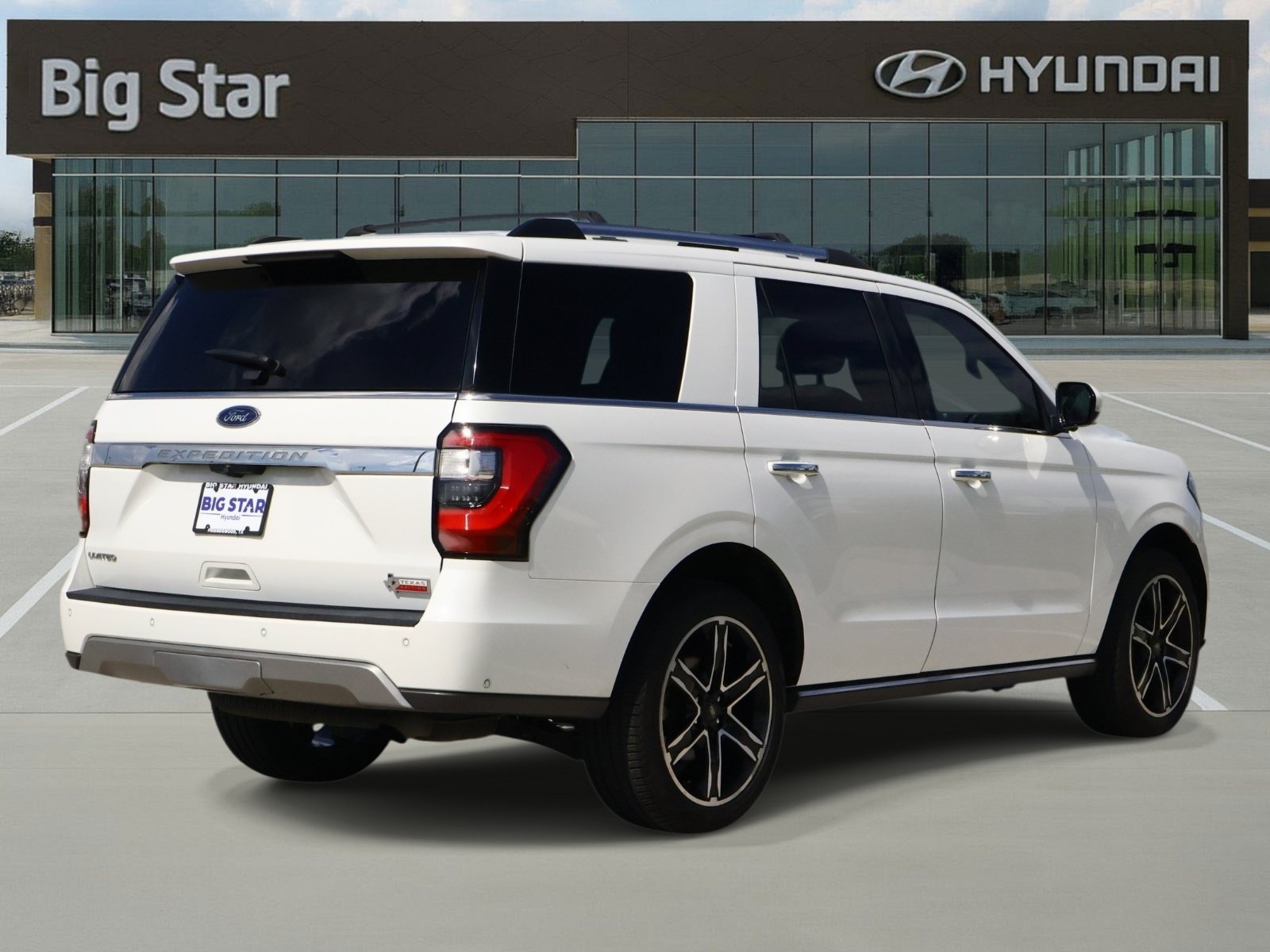 Used 2021 Ford Expedition Limited RWD image 4