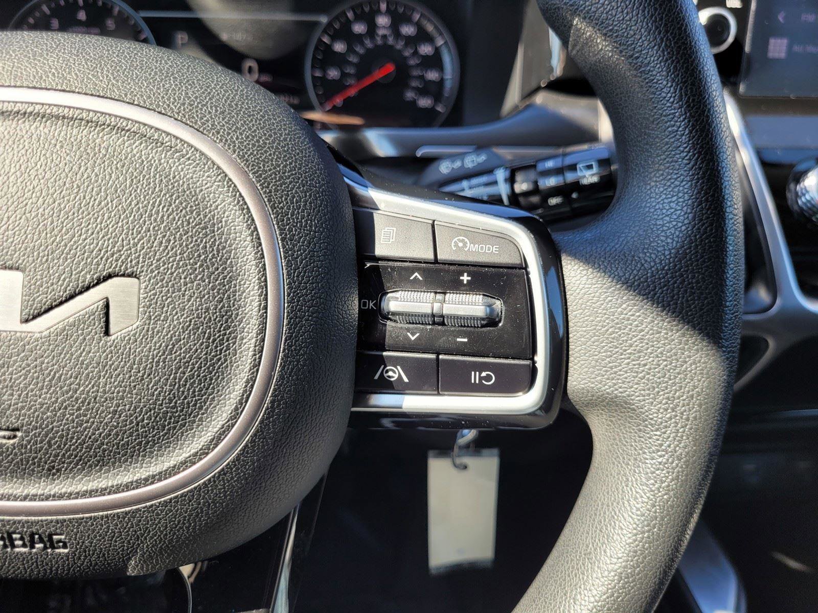 Used 2022 Kia Sorento LX image 31