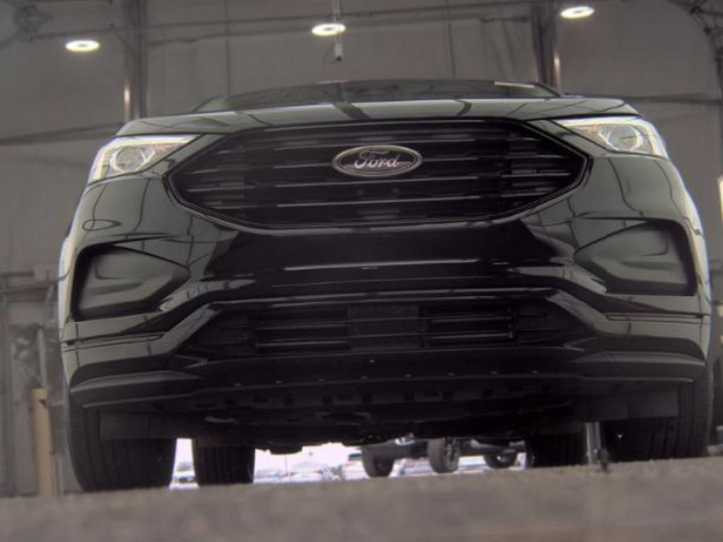 Used 2022 Ford Edge SE w/ Black Appearance Package AWD/4WD image 4
