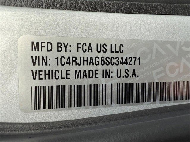 New 2025 Jeep Grand Cherokee Laredo X image 31