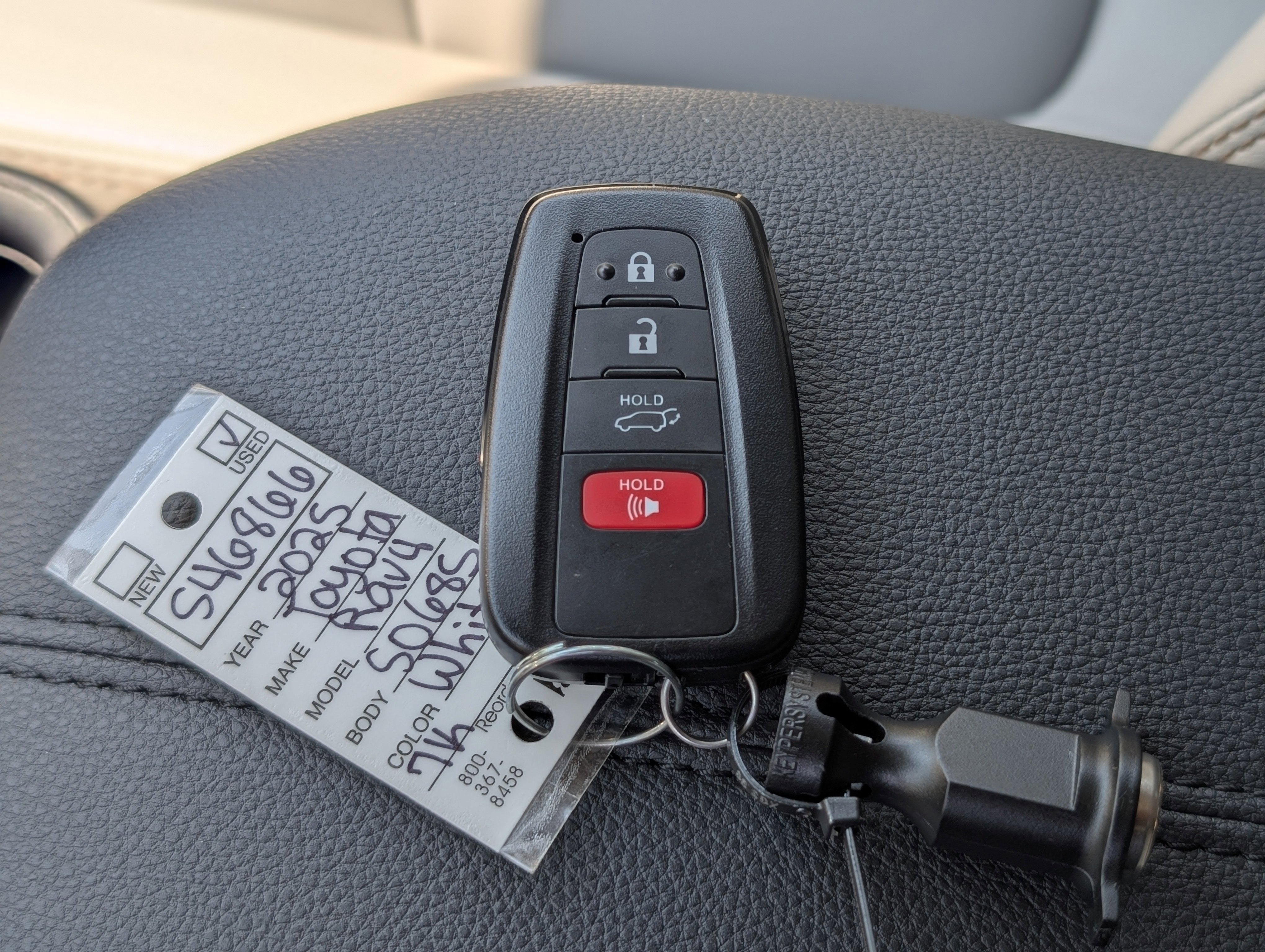 Used 2025 Toyota RAV4 XLE Premium w/ Weather Package AWD/4WD image 38