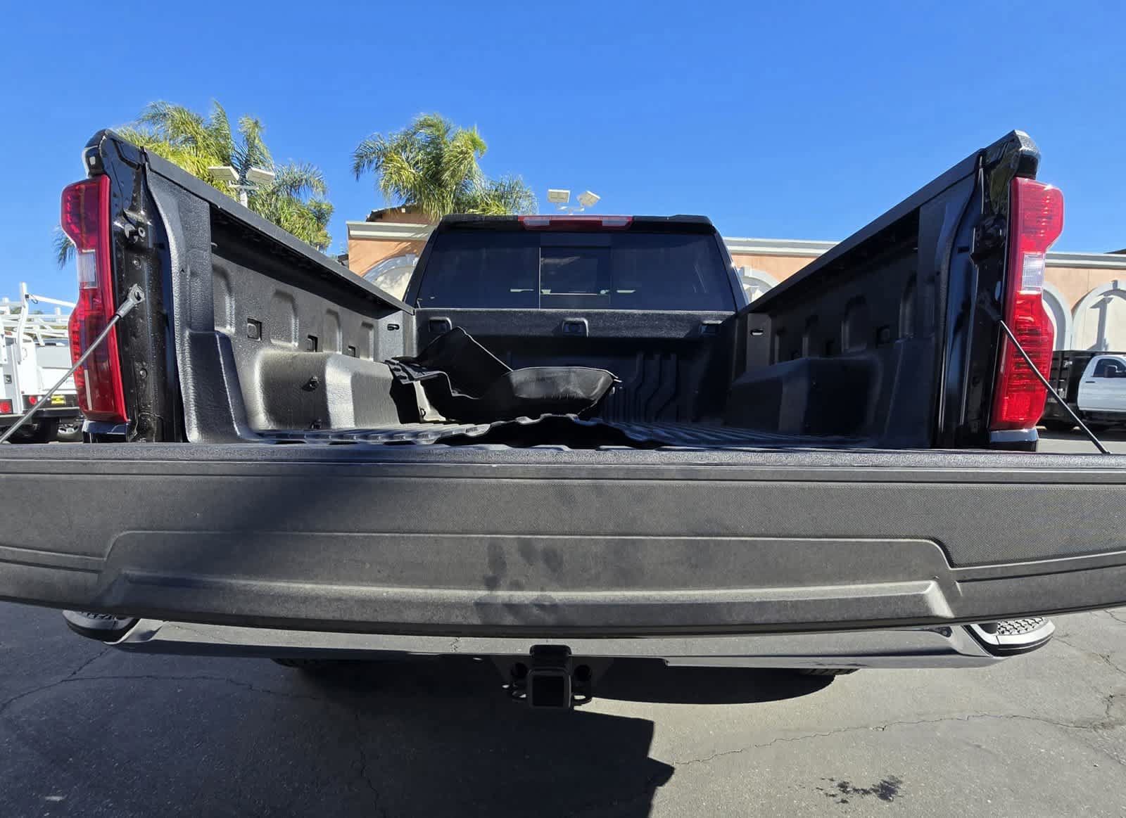 Used 2025 Chevrolet Silverado 1500 LT w/ Safety Package RWD image 9