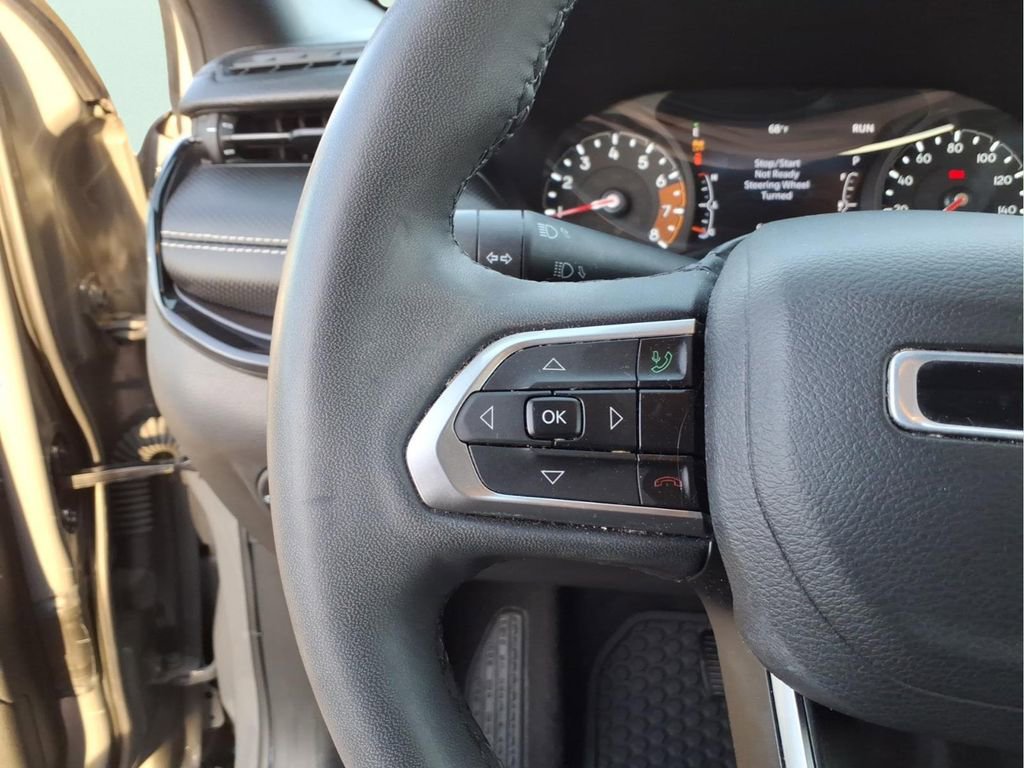 Used 2023 Jeep Compass Latitude w/ Convenience Group AWD/4WD image 21