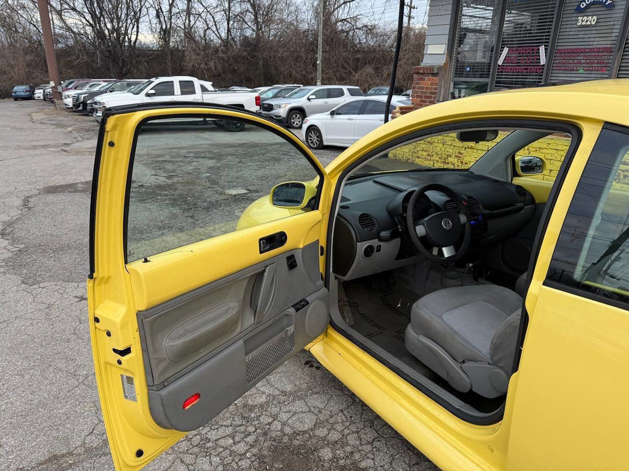 Used 2004 Volkswagen Beetle GLS image 9