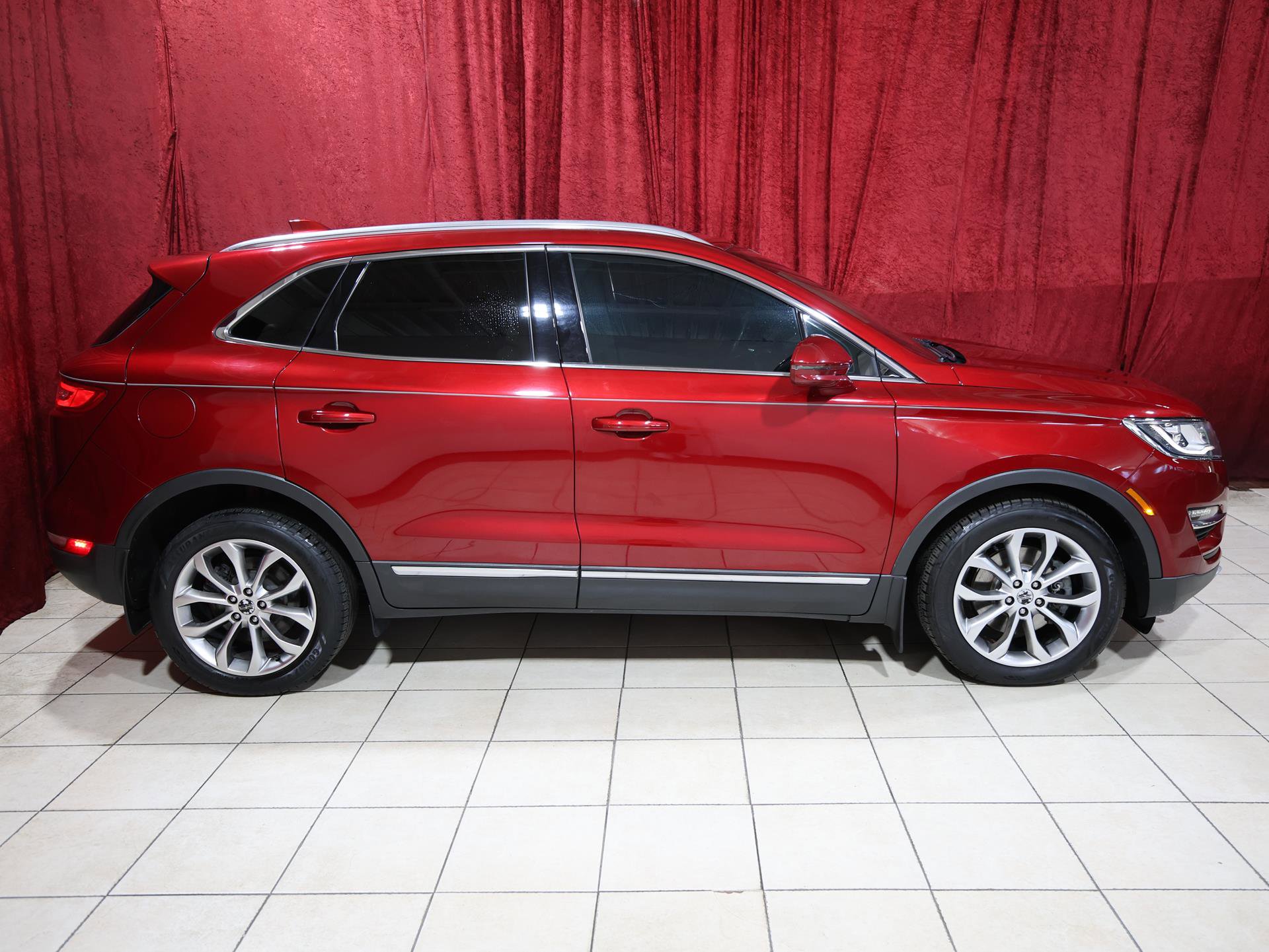 Used 2017 Lincoln MKC Select w/ Select Plus Package FWD image 8