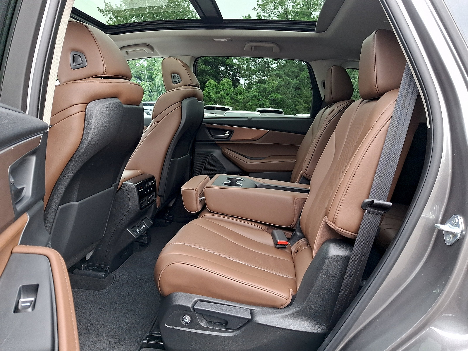 Certified 2024 Acura MDX SH-AWD w/ Technology Package image 10