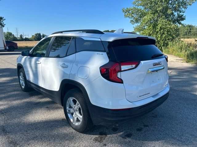 Used 2024 GMC Terrain SLE w/ Driver Convenience Package AWD/4WD image 4