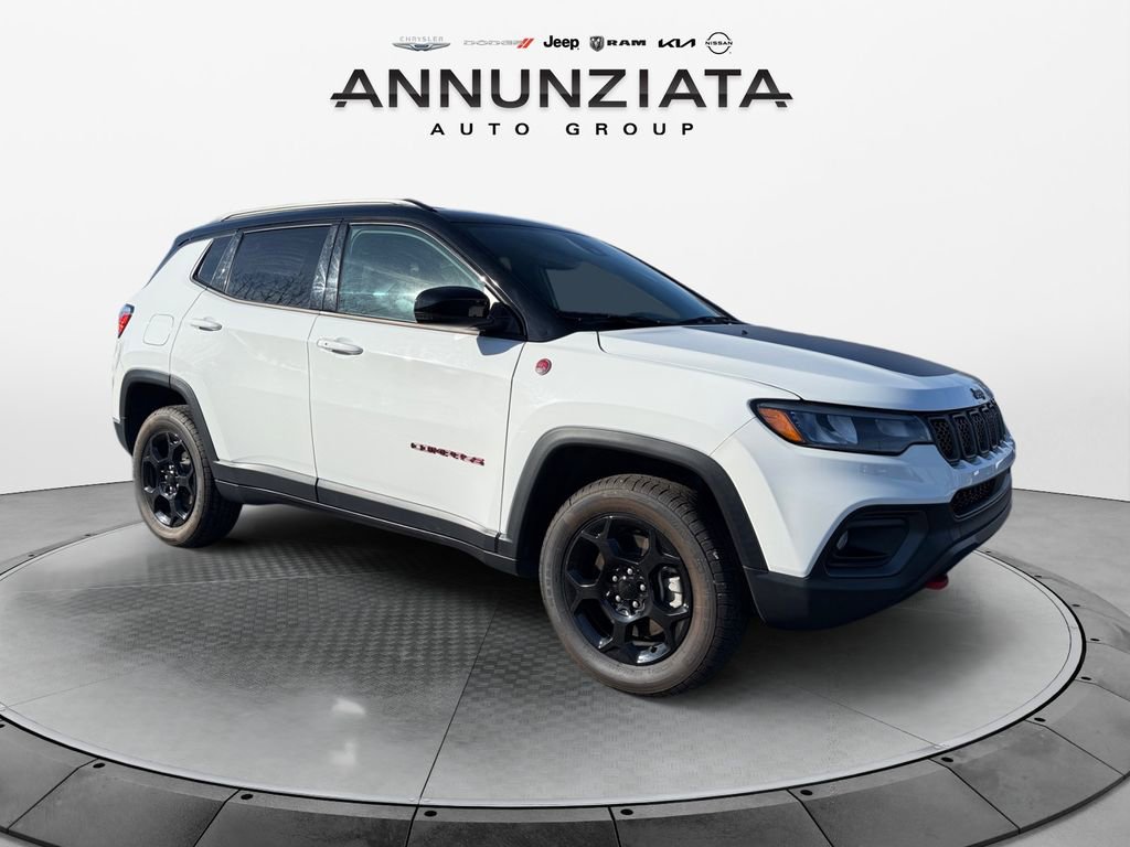 Used 2024 Jeep Compass Trailhawk image 7