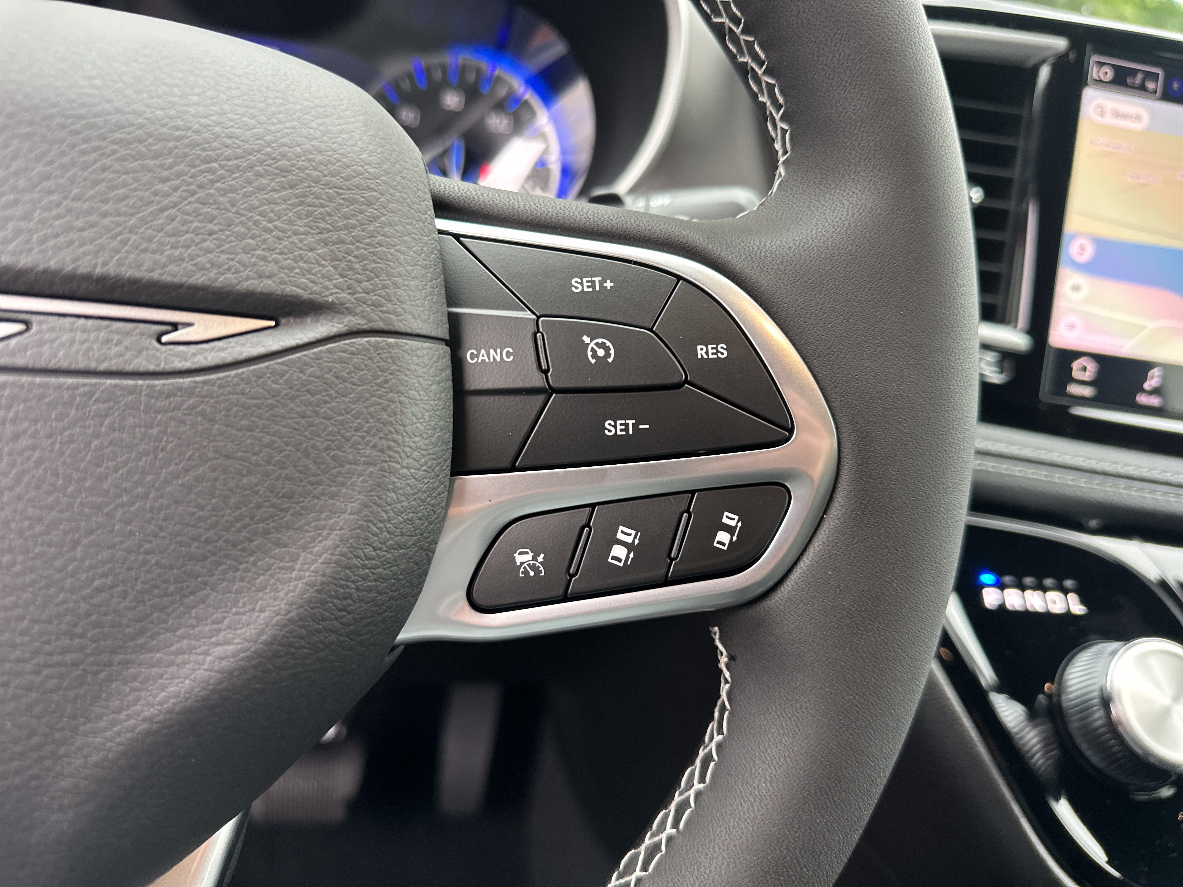 New 2027 Chrysler Pacifica Select FWD image 6