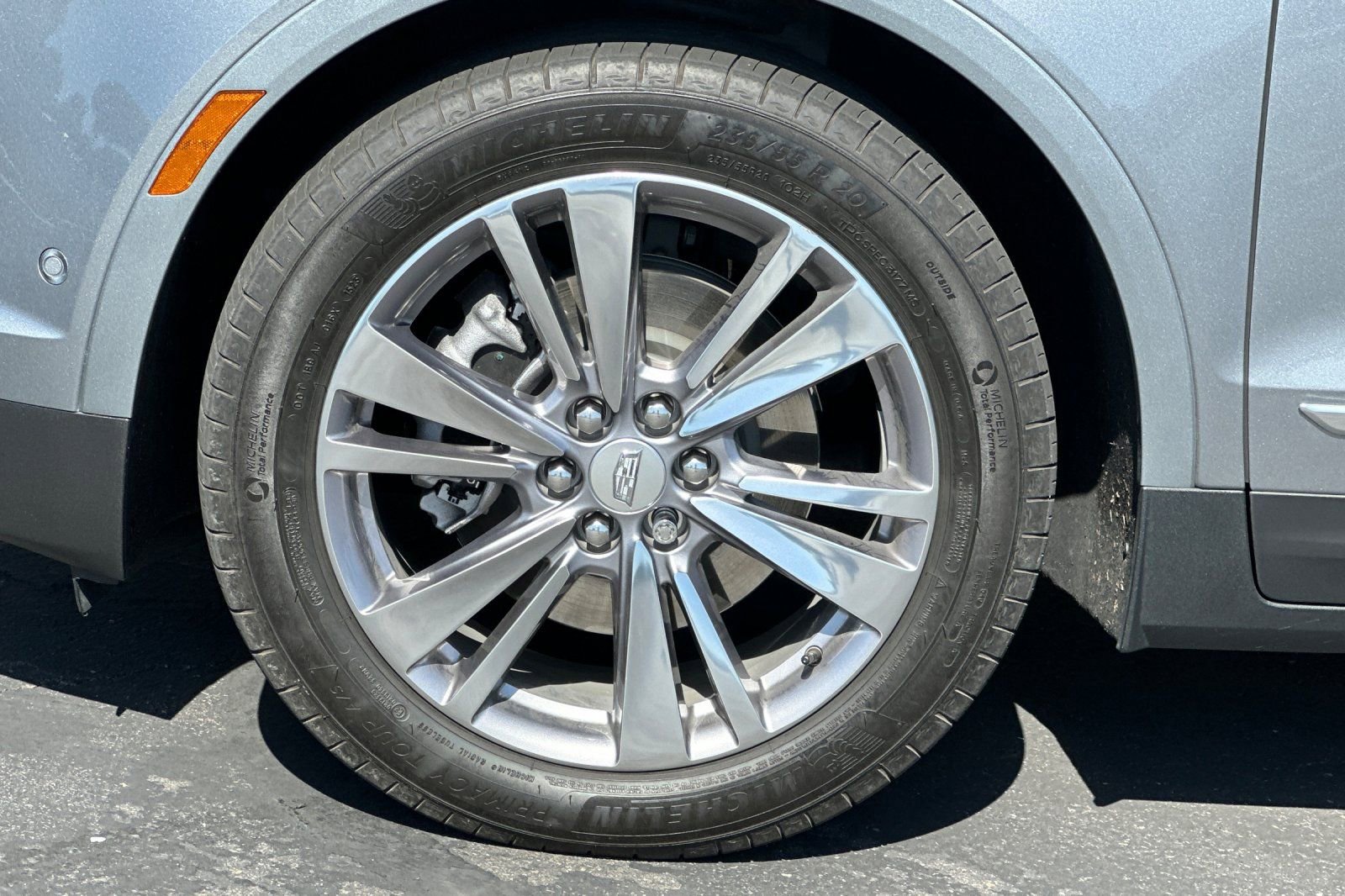 Used 2023 Cadillac XT5 Premium Luxury w/ Technology Package AWD/4WD image 46