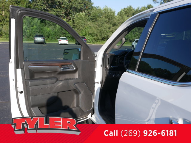 Used 2025 GMC Sierra 1500 SLT AWD/4WD image 21