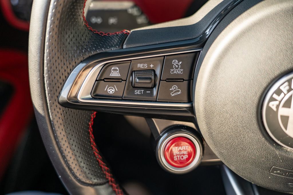 Used 2021 Alfa Romeo Stelvio Quadrifoglio image 30