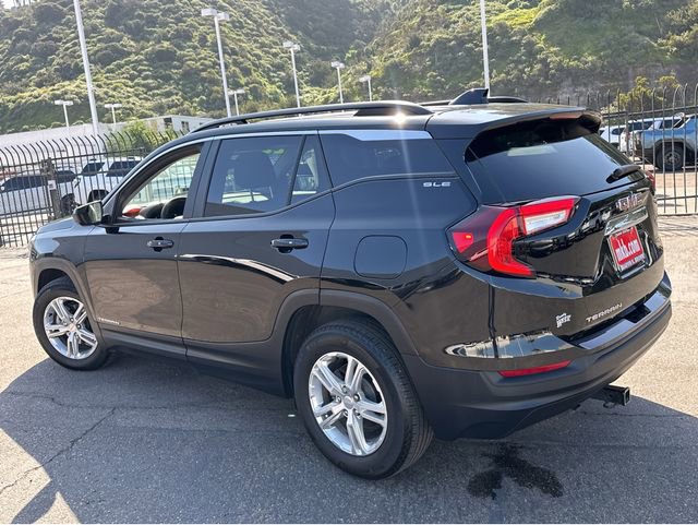 Certified 2022 GMC Terrain SLE w/ Driver Convenience Package image 3