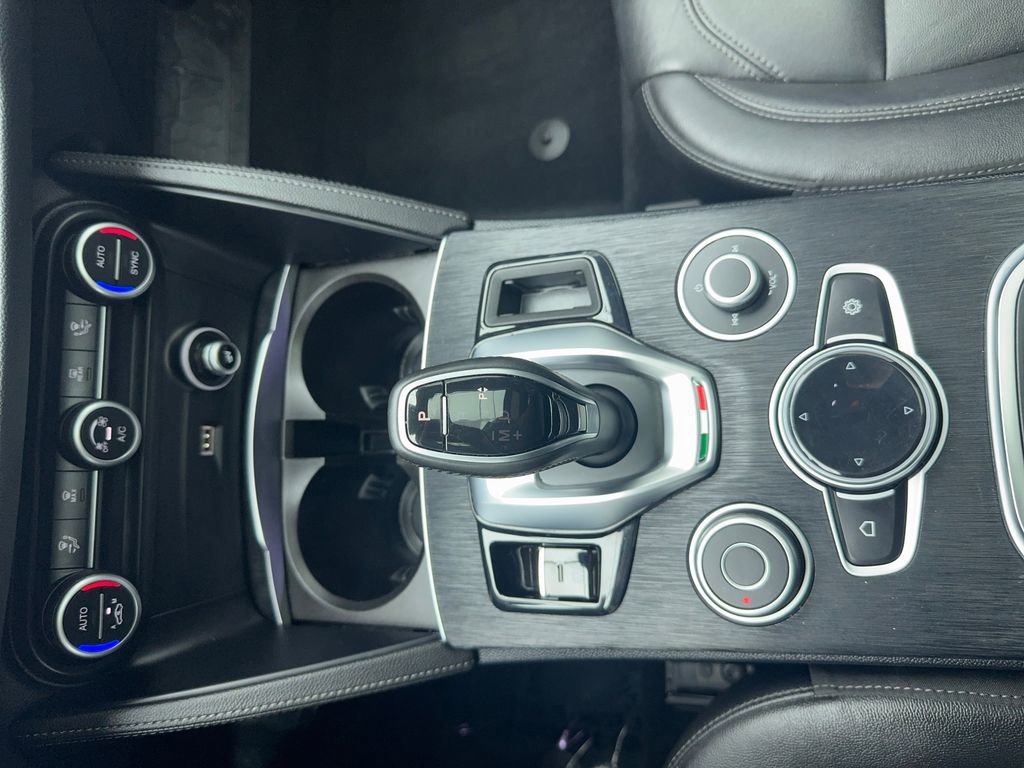 Used 2021 Alfa Romeo Stelvio Sprint w/ Sun & Sound Package image 40