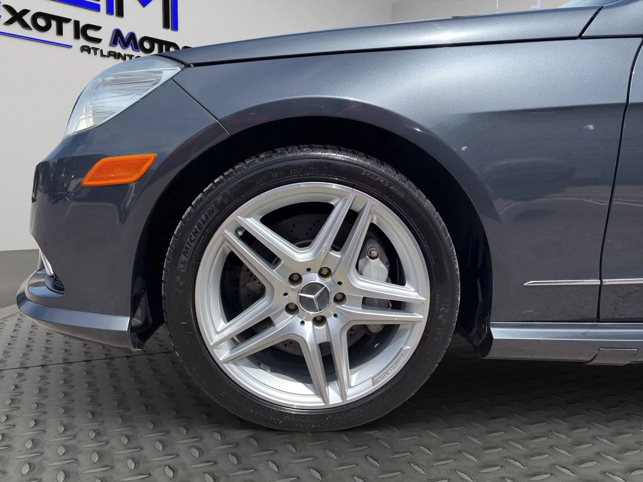 Used 2011 Mercedes-Benz E 550 Sedan image 31