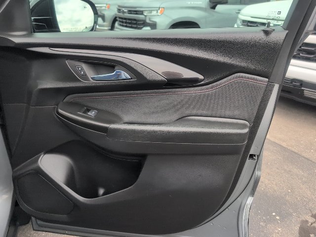 Used 2023 Chevrolet TrailBlazer RS w/ Convenience Package AWD/4WD image 41