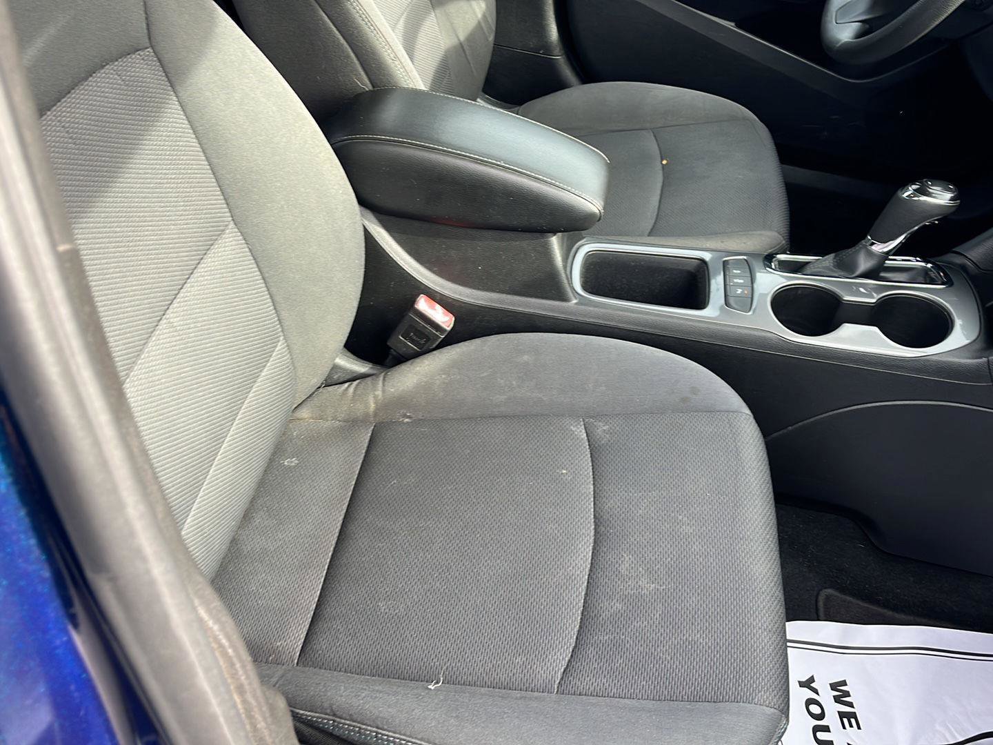 Used 2019 Chevrolet Cruze LT w/ Convenience Package image 30