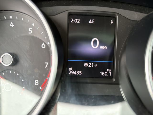 Used 2021 Volkswagen Tiguan SE image 17