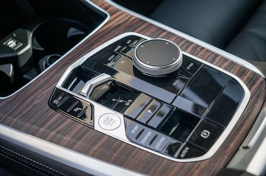 Used 2024 BMW X5 sDrive40i w/ Premium Package image 7