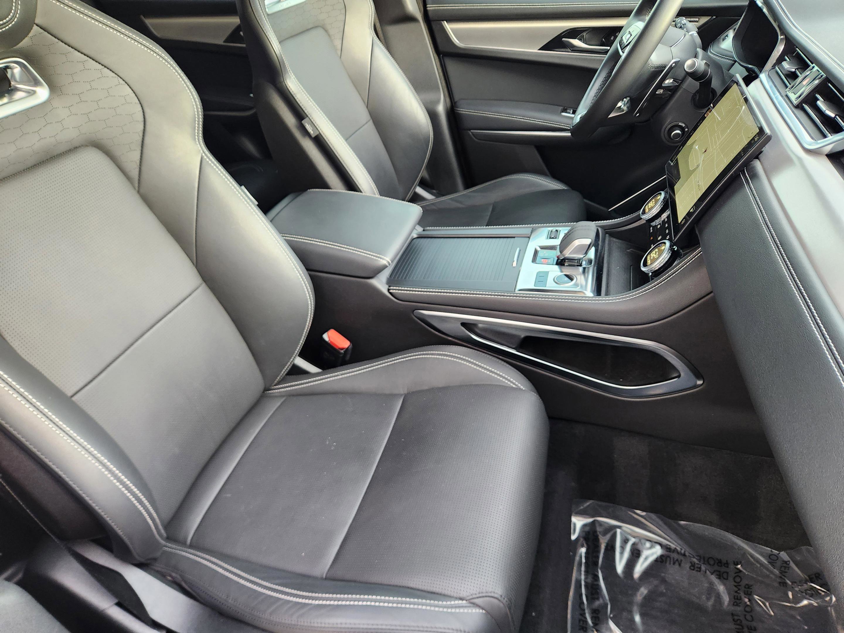 Certified 2024 Jaguar F-PACE R-Dynamic S image 9