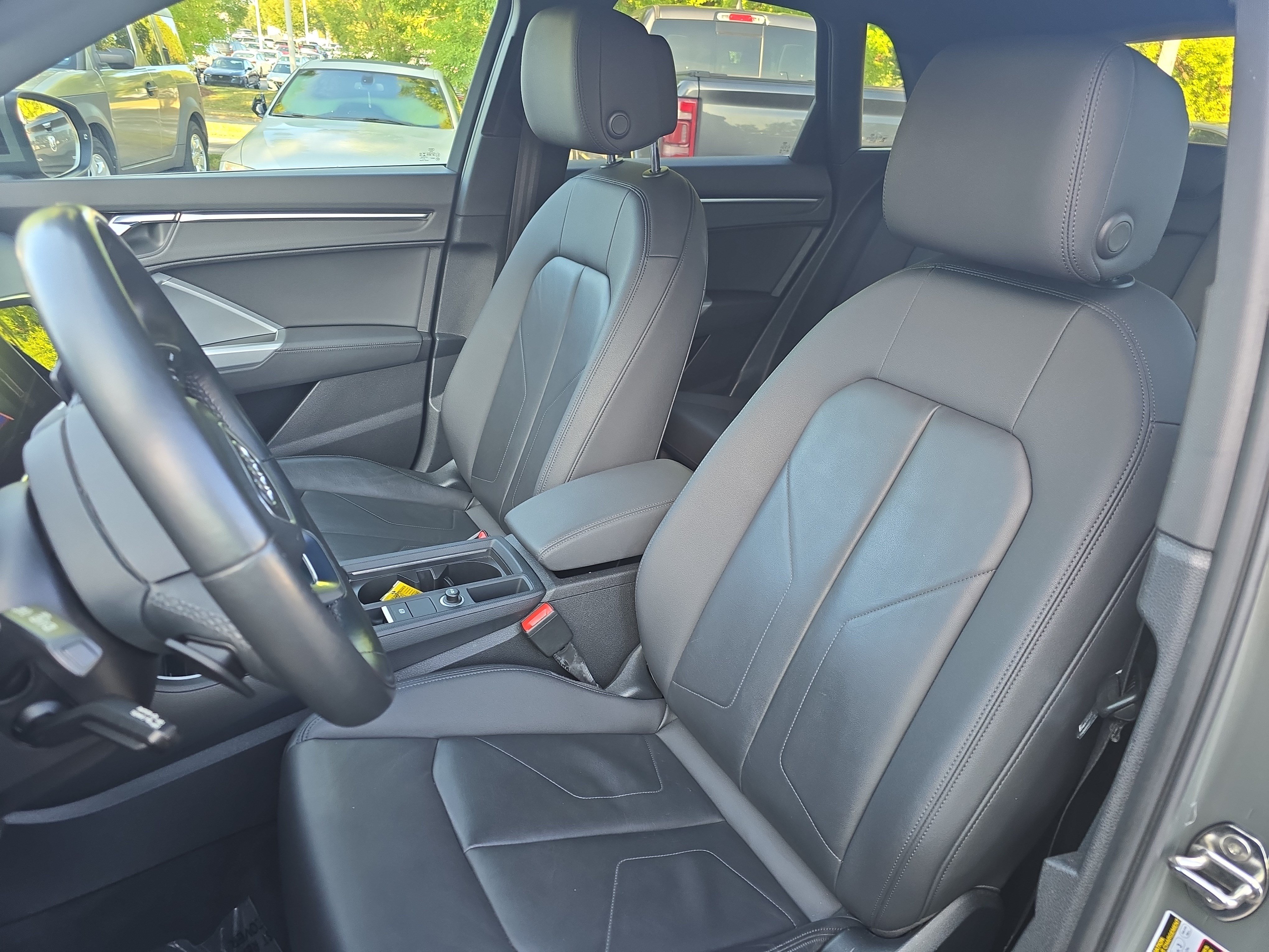 Used 2022 Audi Q3 2.0T Premium w/ Convenience Package AWD/4WD image 14