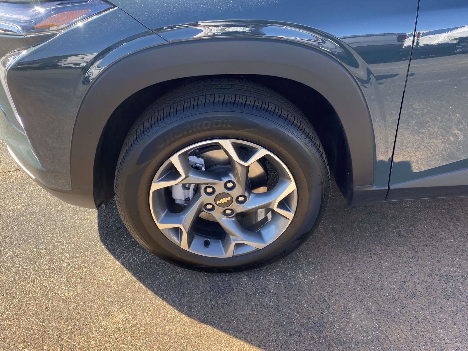 Used 2025 Chevrolet Trax LT image 26