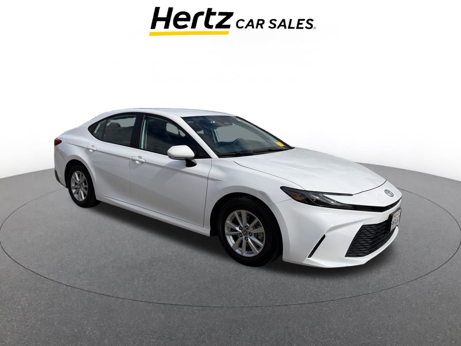 Used 2025 Toyota Camry LE image 1