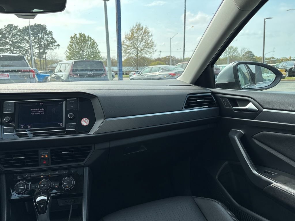 Used 2024 Volkswagen Jetta SE image 10