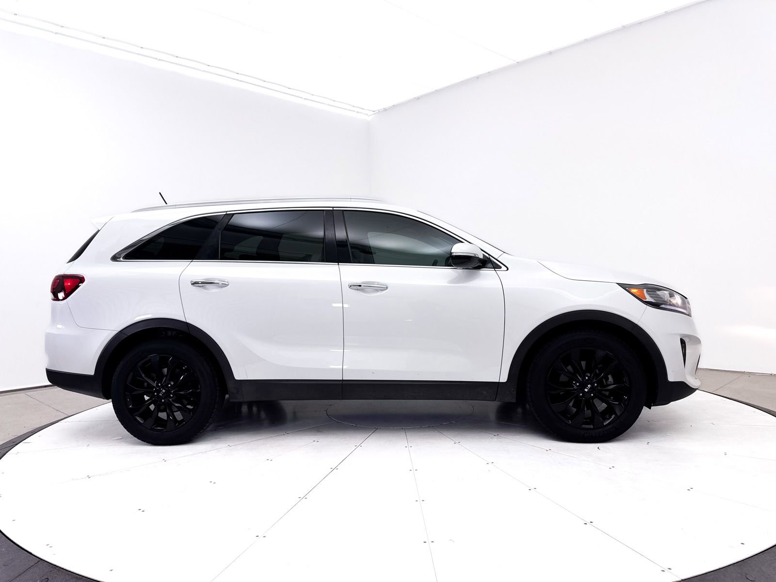 Used 2020 Kia Sorento EX FWD image 39