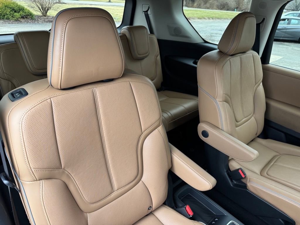 Used 2025 INFINITI QX80 Sensory w/ Exterior Package AWD/4WD image 31