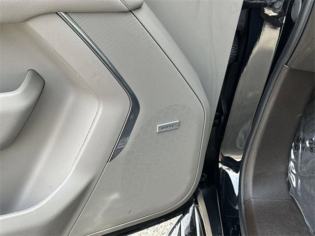 Used 2023 GMC Yukon SLT image 23