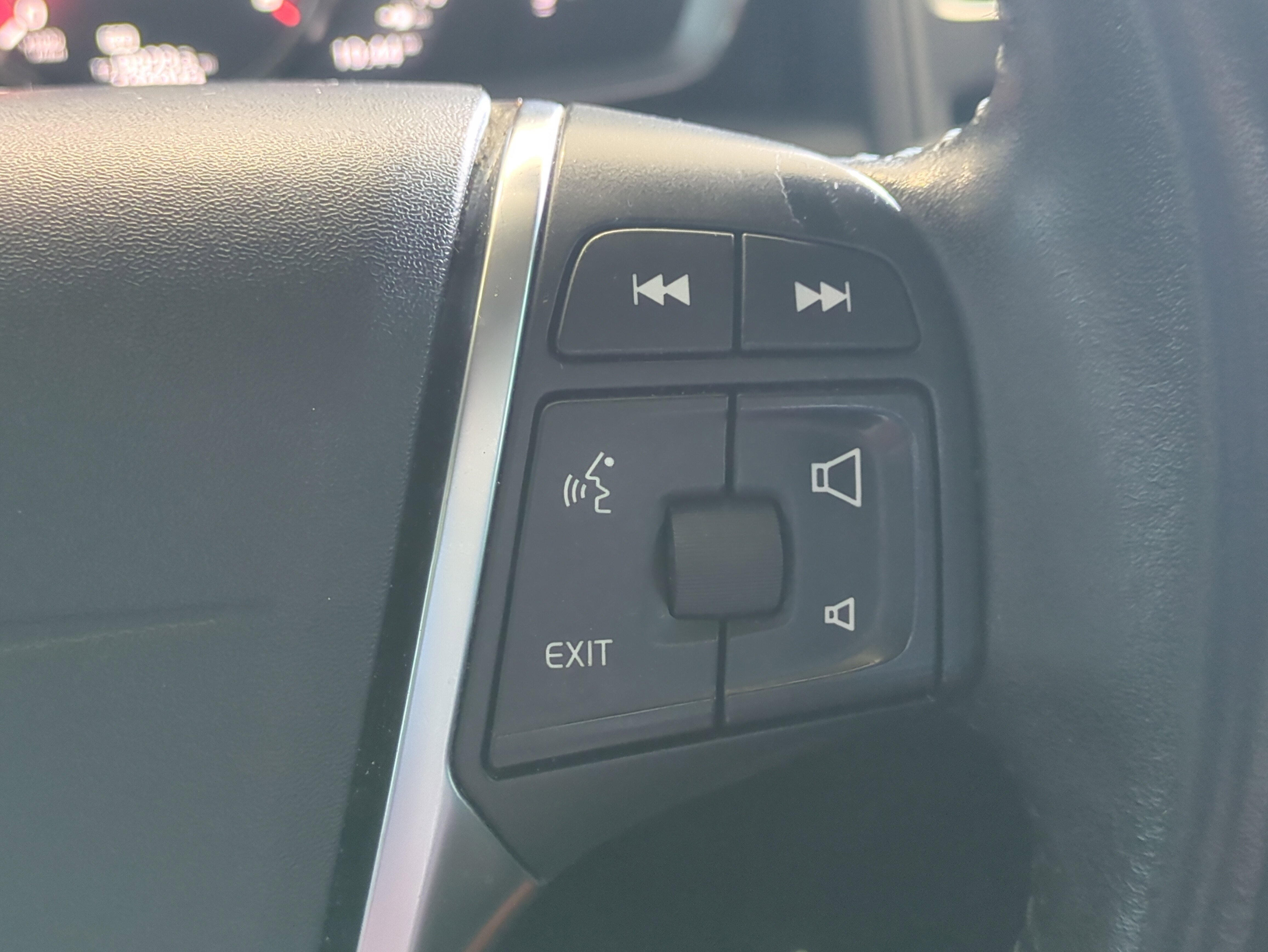 Used 2017 Volvo XC60 T5 Inscription w/ Preferred Option Package image 28