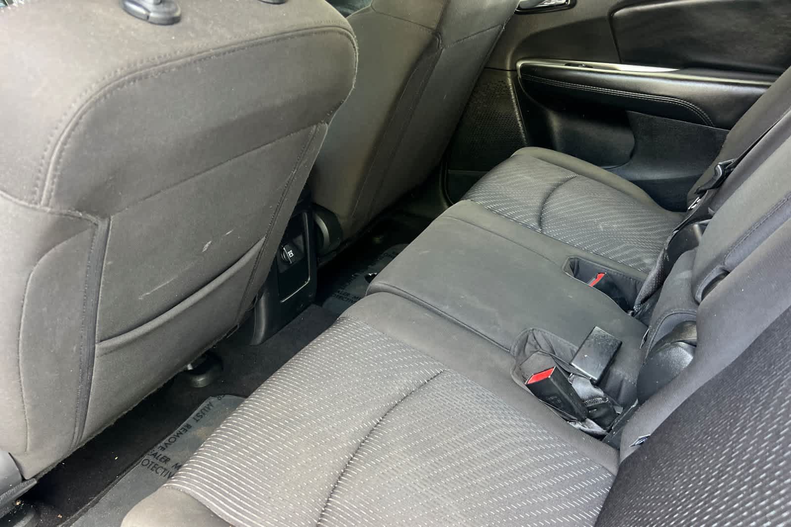 Used 2018 Dodge Journey SE w/ Connectivity Group FWD image 4
