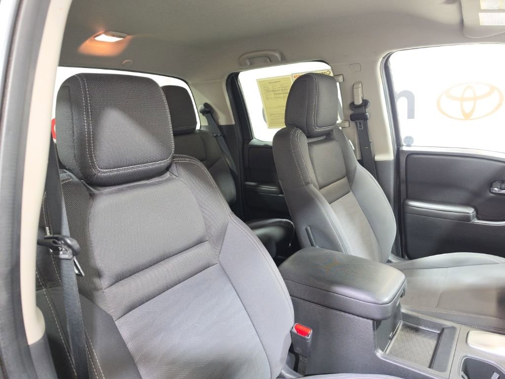 Used 2024 Nissan Frontier SV image 13