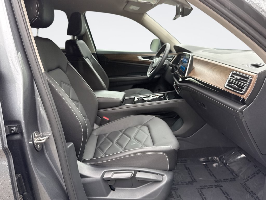 Used 2024 Volkswagen Atlas SE FWD image 25