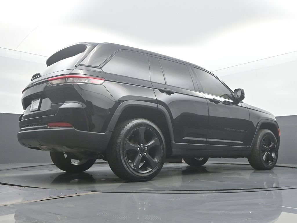 Used 2023 Jeep Grand Cherokee Altitude AWD/4WD image 49