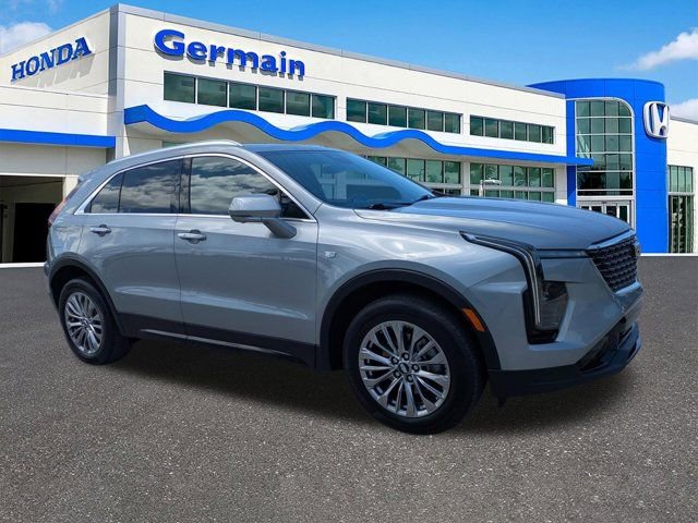 Used 2025 Cadillac XT4 Premium Luxury FWD image 3