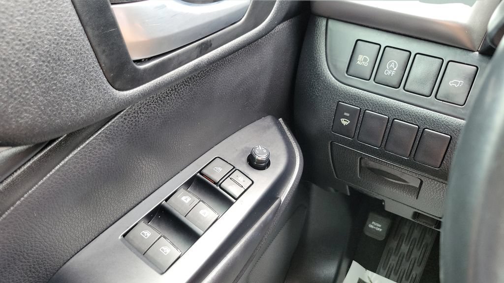 Certified 2018 Toyota Highlander SE FWD image 19