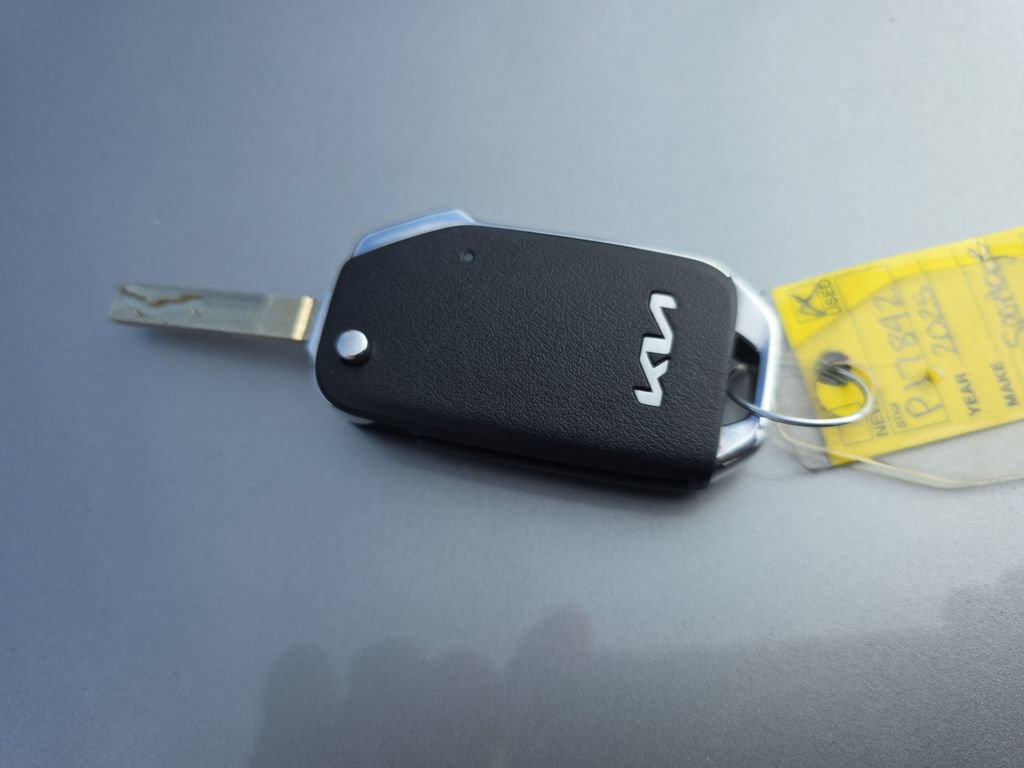 Used 2025 Kia Sportage LX FWD image 24