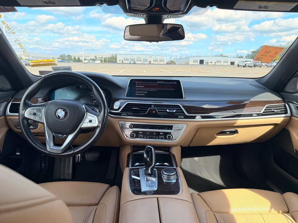 Used 2020 BMW 750i xDrive AWD/4WD image 19