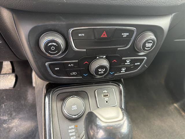 Used 2018 Jeep Compass Limited AWD/4WD image 14