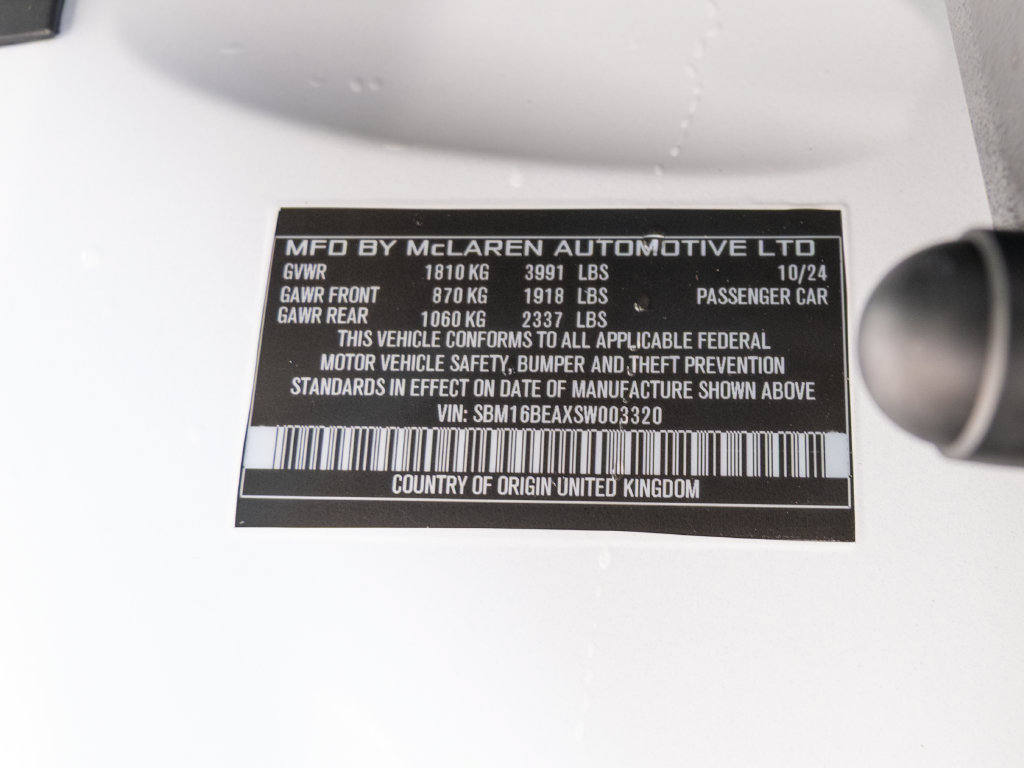 Used 2025 McLaren Artura Spider RWD image 33